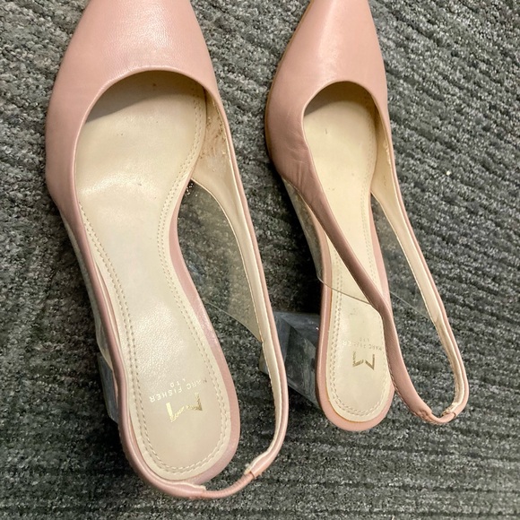 MARC FISHER ZUDI SLINGBACK LUCITE HEEL PUMP Pink SIZE 6 - Picture 3 of 4